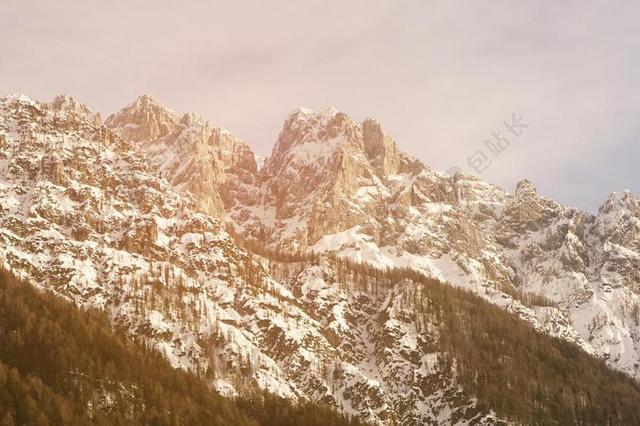 山 自然 冬天 雪 太阳 冒险 旅行 徒步旅行 自然景观