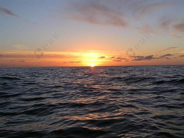 唯美海上日落景色背景图片