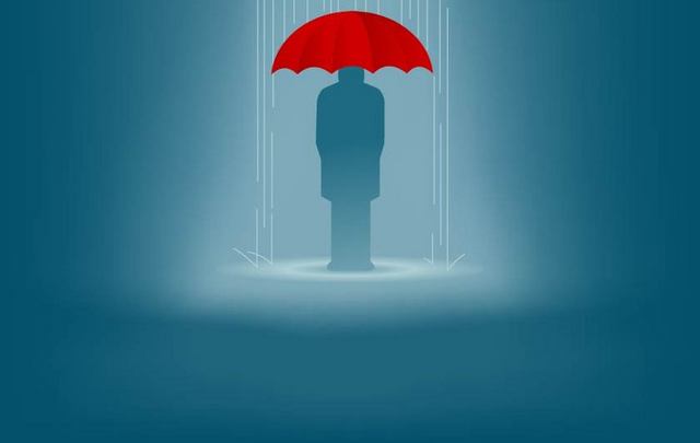 雨中孤独的人矢量素材
