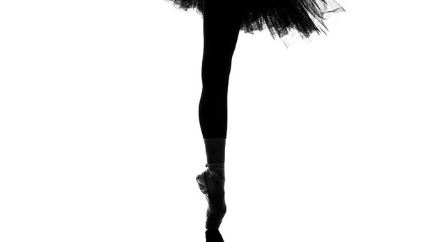 黑色背光芭蕾女孩