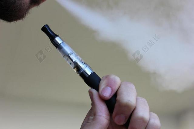 电子香烟 VAPING 蒸发器 VAPE笔 VAPE 蒸气 香烟
