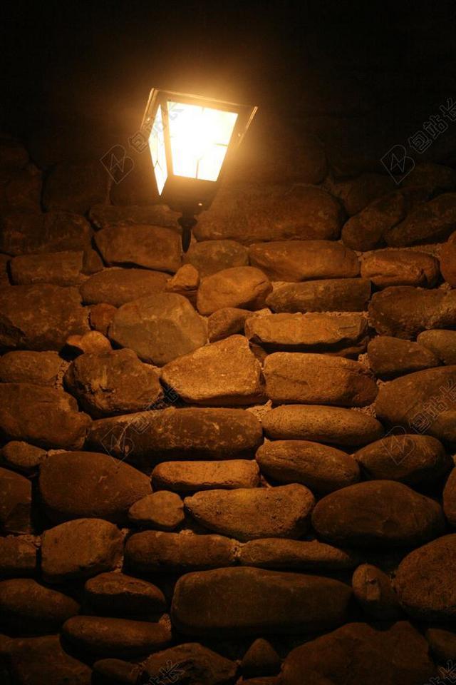 灯笼 地下室 石头