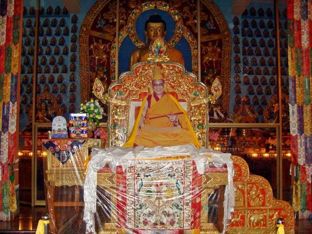 戈德 迷你西藏 寺 藏族的解决办法 卡纳塔克 印度 佛 黄金