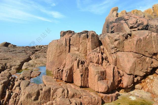 岩 岩岸线 球衣 海峡群岛 红色的岩石 岩池 侵蚀 花岗岩