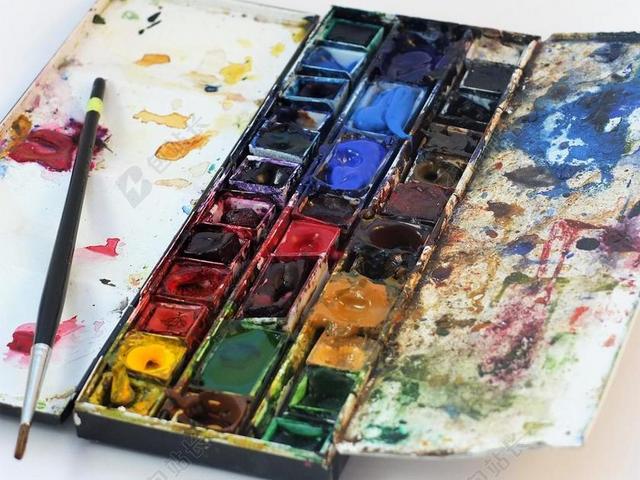 白色水粉盒调色板颜料艺术绘画背景图片