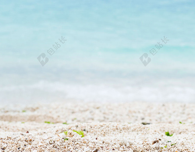 浅蓝色沙滩背景