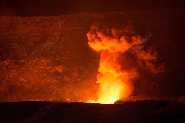 火山 HALEMA UMA U 熔岩湖 羽 架子上的崩溃