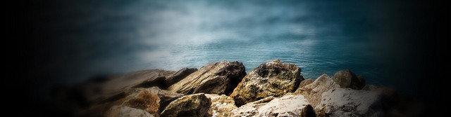 大气霸气男鞋促销石岩海边背景BANNER