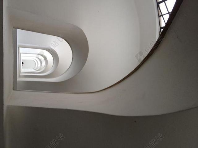 楼梯间 楼梯 白 结构 里程碑 建设 建筑设计 设计 现代