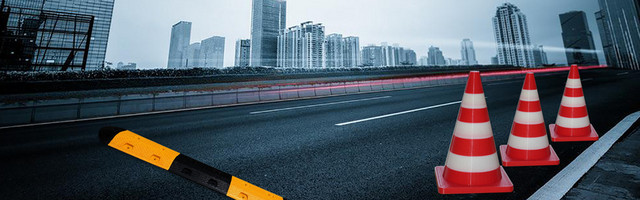 安全栏减速带全国交通安全日背景模板