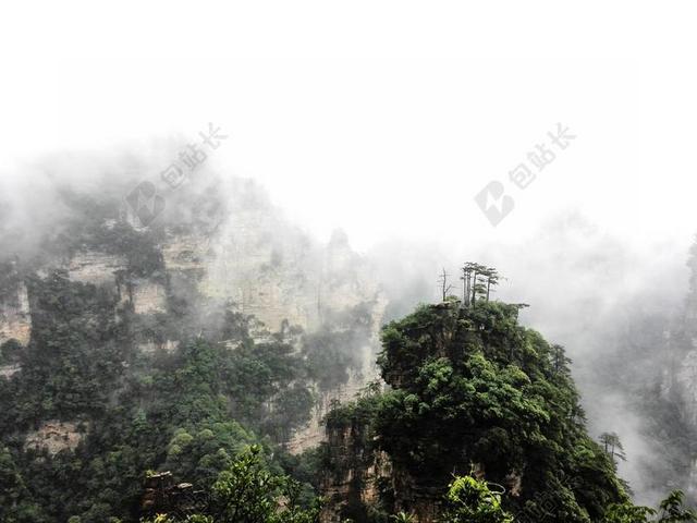 张家界 有云雾 夏天奇山