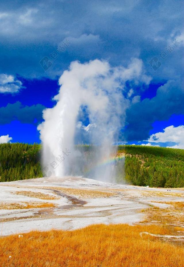 GEYSIR 老信徒 阿斯 山 黄石公园 国家 公园 云