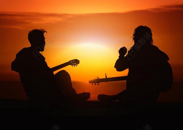 音乐唯美夕阳下演奏背景图片