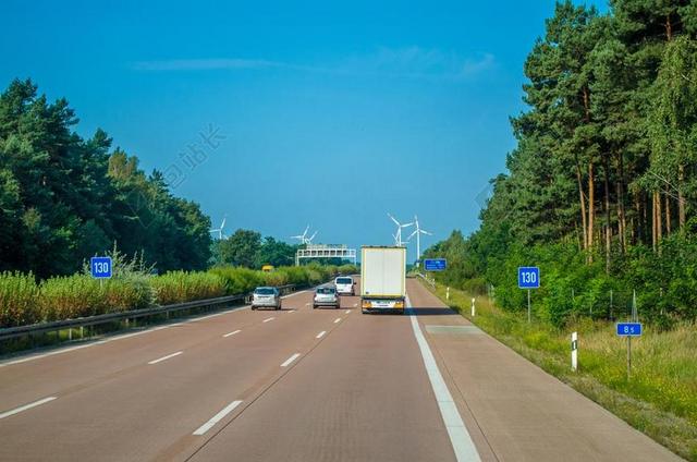 旅游自然波兰高速公路背景图片