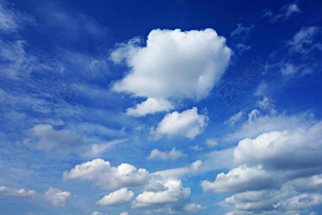 天空 蓝色 云 蓝色的天空的云彩 积云 气氛 大气 空气