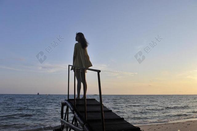 大海 仰望 海平面