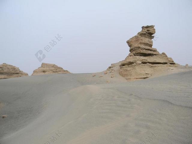 旅游自然沙漠中的岩石背景图片