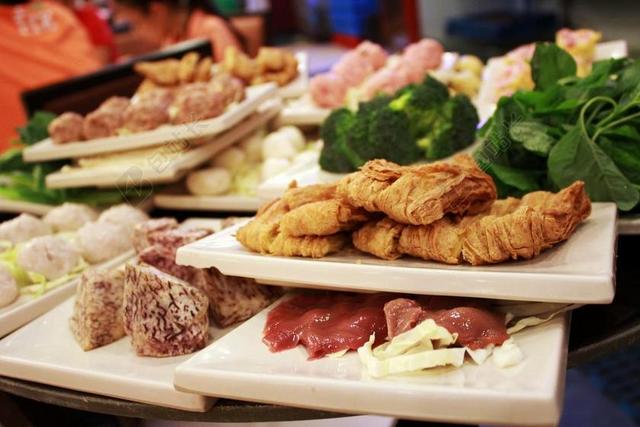 餐饮唯美日本刷食物背景图片