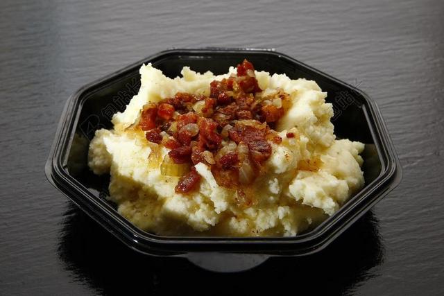 餐饮唯美燃烧的土豆泥背景图片