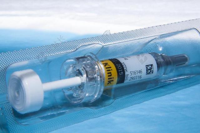 医学医疗一次性使用注射器背景图片