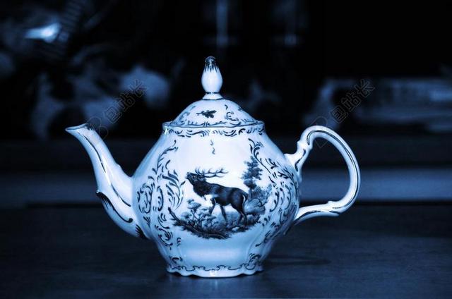 瓷器 茶壶 装饰 手绘