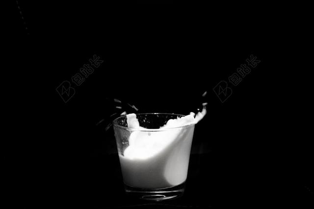 牛奶 白 黑 液体 运动 对比 玻璃