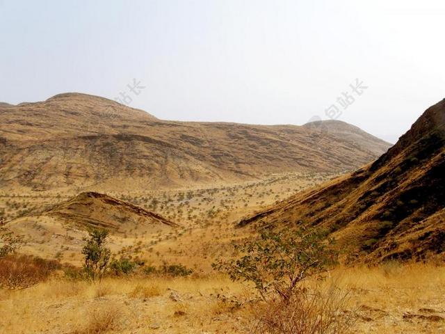 小山 丘陵 干 裸 荒芜 斯塔克 斯托尼 洛基 山坡上