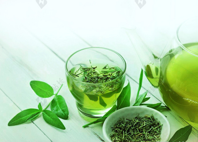 透明茶碗清澈春茶茶叶宣传促销绿色销海报背景