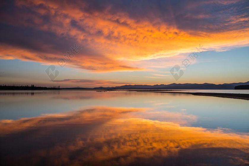 日出 黄石湖 天空 云 反思 多彩 上午 黄石国家公园