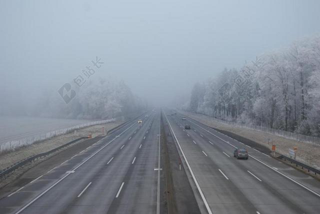 汽车 雾 公路