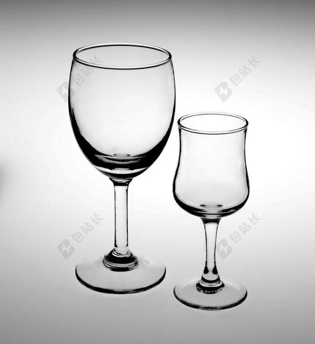 玻璃杯 白背景 黑线条 高脚杯 红酒杯