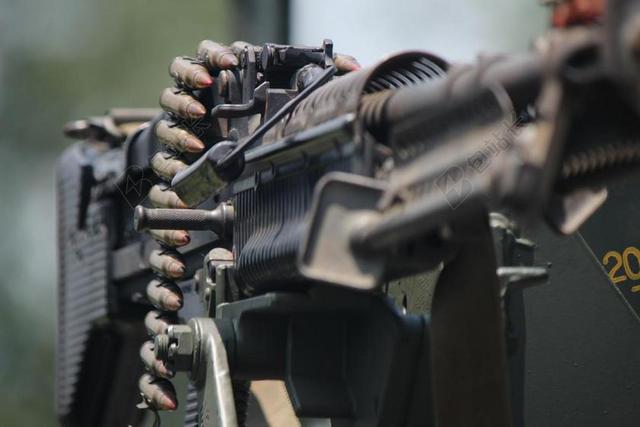 M60 机枪 军队 枪支 枪 机 武器 弹药 火 桶