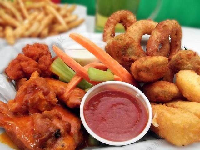 洋葱圈 鸡 翅膀 倾角 快餐 午餐 餐 食品