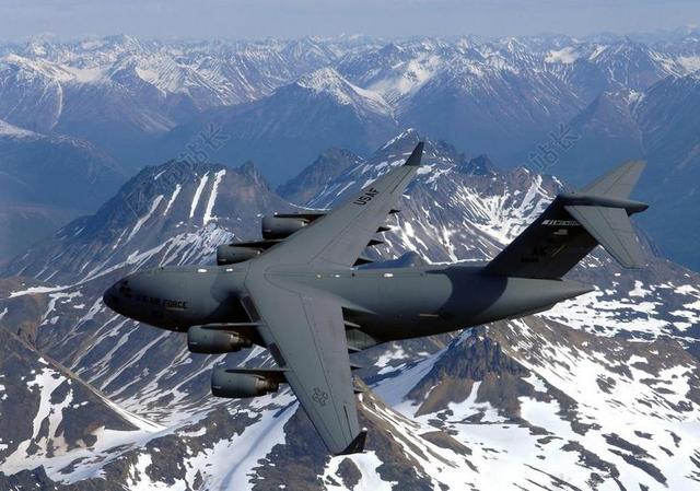 货运飞机 飞行 山 军事 GLOBEMASTER C 17 美国