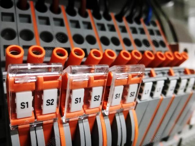 行 电缆 当前 电压 能源 ELEKTRIK 电工 电力