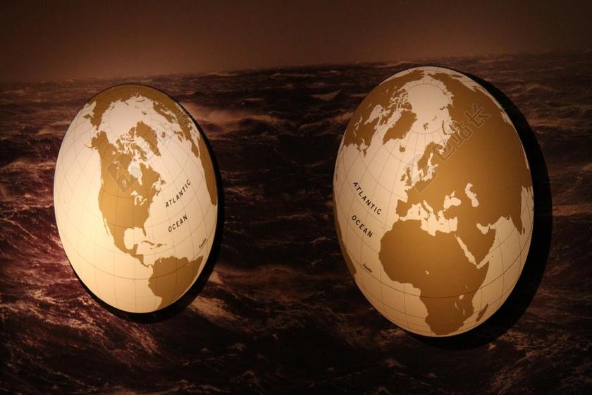 摄影自然切开两半的地球仪背景图片