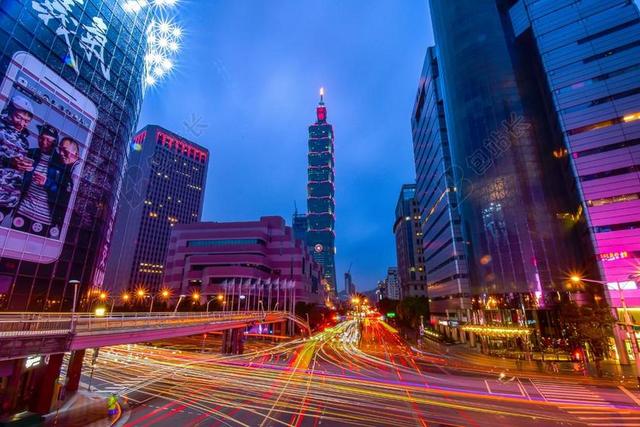 台灣台北市 101大樓 夜景 光軌