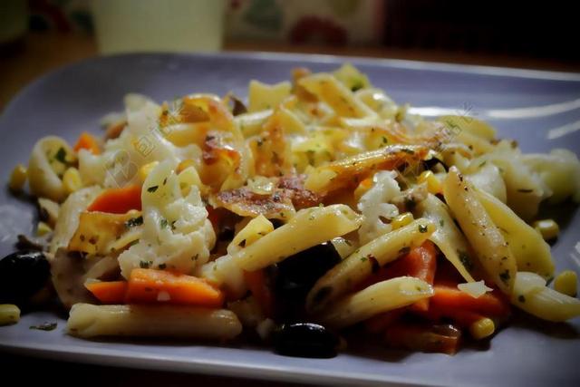 面条 香肠 土豆 厨师 午餐 美食 库克 吃 食品 板