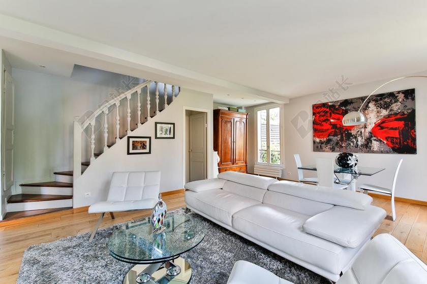 附庸风雅休息室 现代装饰 当代装饰 灰色的沙发 墙上的装饰