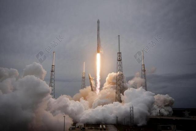 火箭发射 SPACEX公司 升空 启动 火焰 推进 空间 火箭