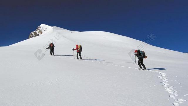 ULRICHSHORN 山 阿尔卑斯山 登山 雪 CORDEE