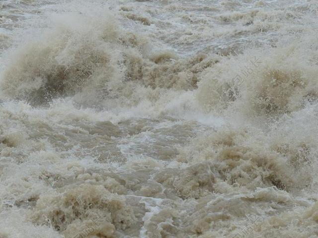 高水 波 注入 馅奶酪卷 危险 涡流 喷雾 多瑙河 阴雨天气