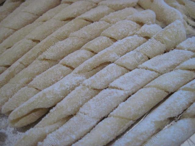 餐饮唯美手工面条背景图片