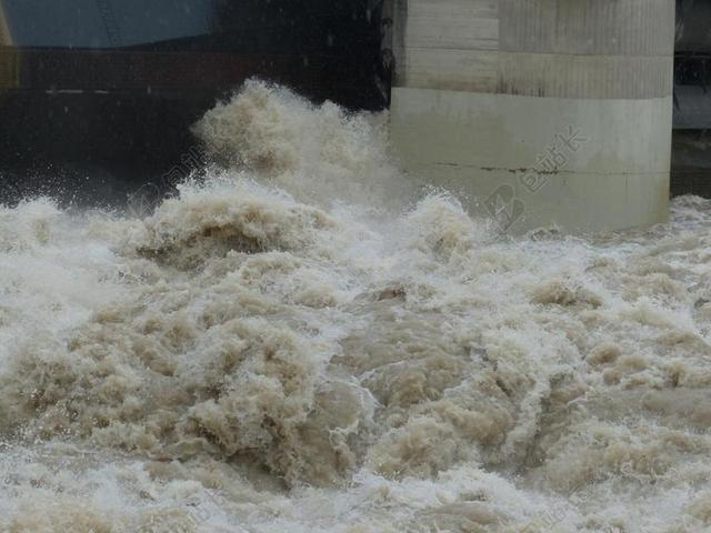 锁 堰 高水 坝 电厂 多瑙河 阴雨天气 浆 雨 湿