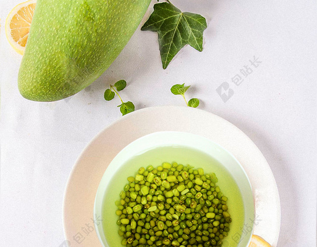 清新绿豆汤绿豆元素白色海报背景