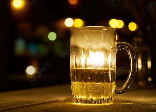 黑色商务时尚风格夏天啤酒节海报背景设计