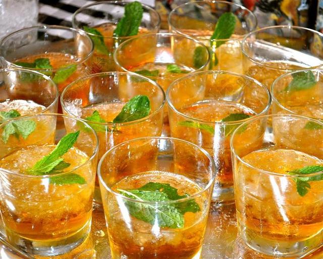 冰镇薄荷酒 薄荷 酒精 肯塔基州德比 赛马 喝 去黑头 冰
