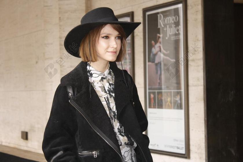 广告时尚女子模特背景图片