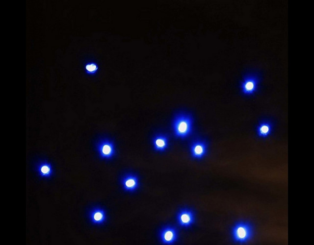 萤火虫简约瓶子光效素材