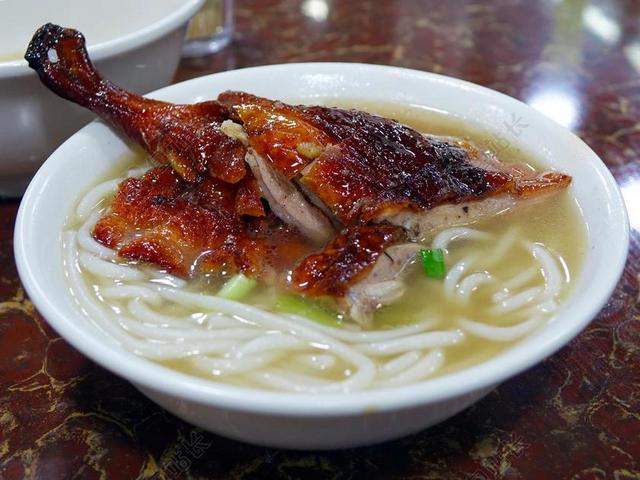 烧鹅 香港 鼓槌 面条 汤 中国 亚洲 美食 东方 烤